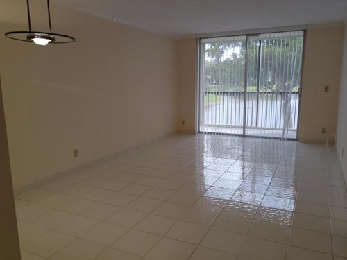 204-7960 Nw 50th St, Lauderhill, FL, 33351-5663 | Card Image