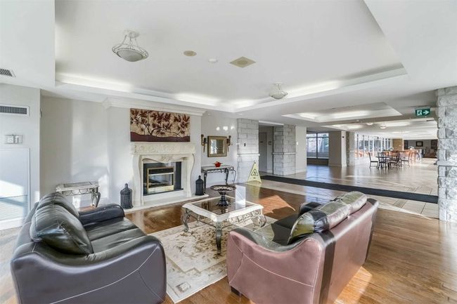 116 - 2506 Rutherford Rd, Condo with 2 bedrooms, 2 bathrooms and 1 parking in Concord ON | Image 4