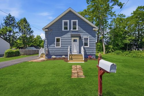 4 Wilson St, Wilbraham, MA, 01095-1134 | Card Image