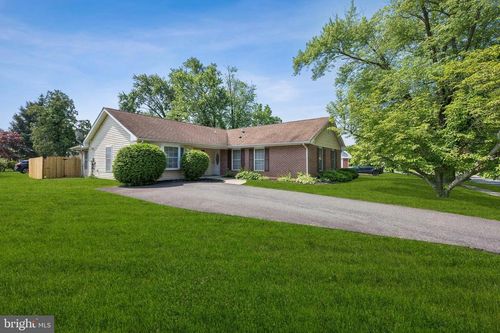 60 Pageant Ln, Willingboro, NJ, 08046-2744 | Card Image
