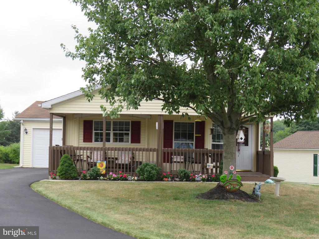 Bent Pine Cir, New Hope, PA 18938