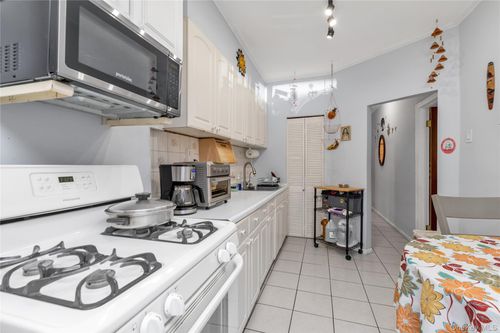 59 59th Dr, Maspeth, NY, 11378-3208 | Card Image
