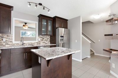 90 Country Hills Cove Nw, Home with 3 bedrooms, 1 bathrooms and 2 parking in Calgary AB | Image 3