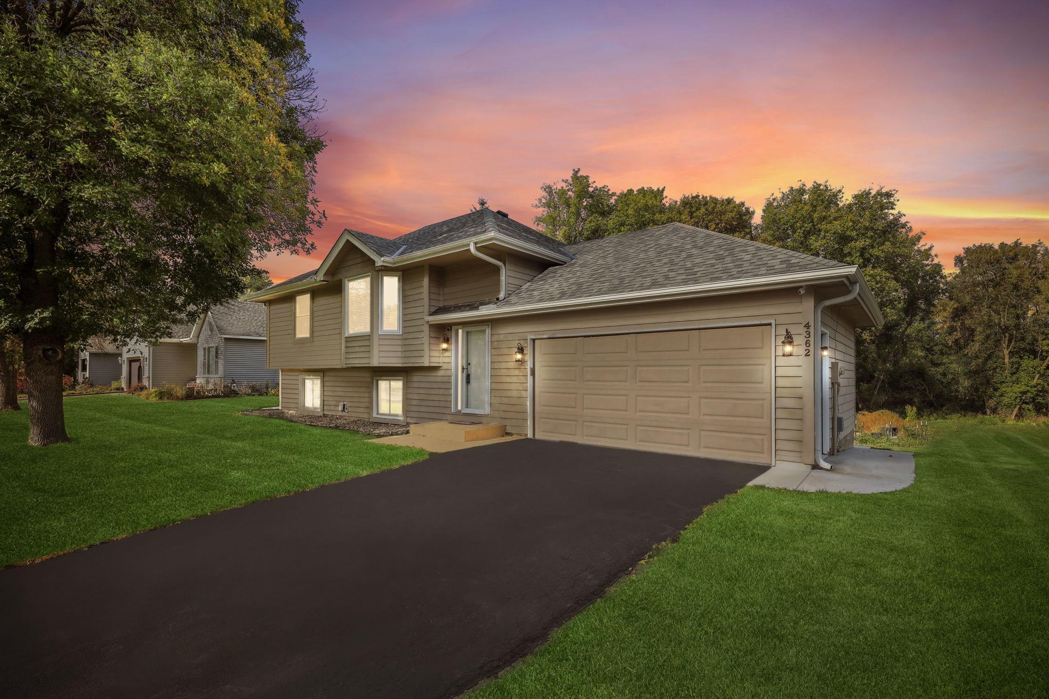 Joppa Cir, Savage, MN 55378
