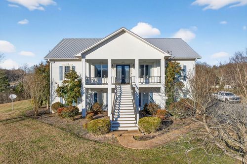 77 River Front Dr, Sparta, TN, 38583-7325 | Card Image