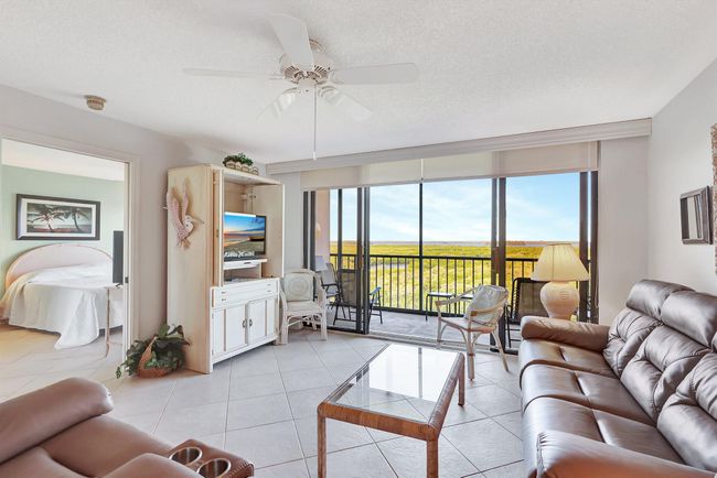 APT-804 - 5059 N Highway A1a, Condo with 2 bedrooms, 2 bathrooms and null parking in Hutchinson Island FL | Image 17