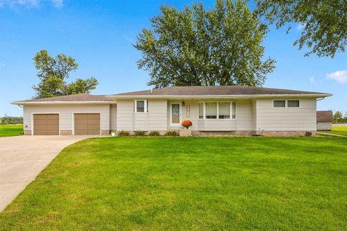 201 Rainbow Dr, Fairbank, IA, 50629-7592 | Card Image