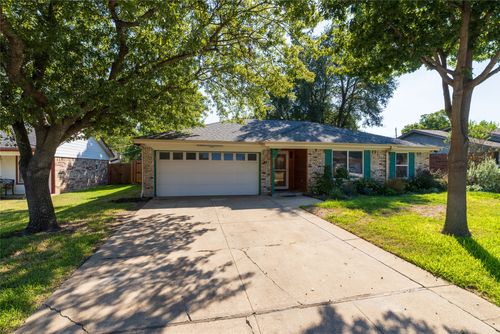 8232 Ulster Dr, North Richland Hills, TX, 76180-5524 | Card Image