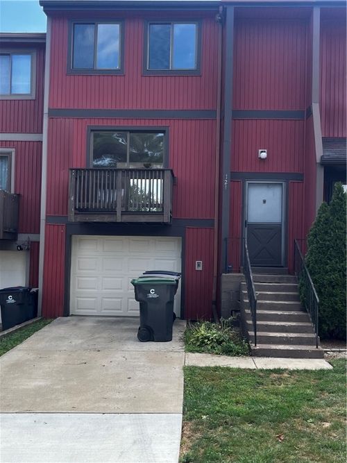 121 Bellwood Ct, Cranberry Twp, PA, 16066-7333 | Card Image