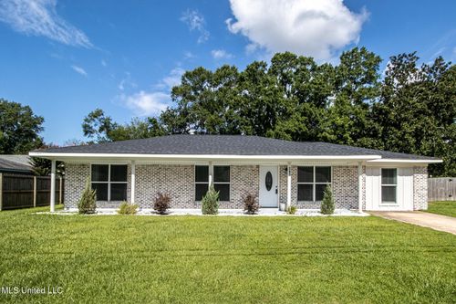 282 Mccool St, Ocean Springs, MS, 39564-4008 | Card Image
