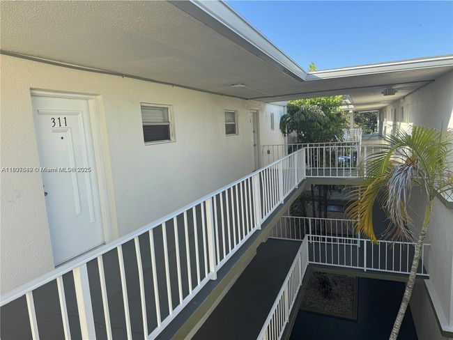 APT-312 - 4235 University Dr, Condo with 2 bedrooms, 2 bathrooms and null parking in Sunrise FL | Image 13
