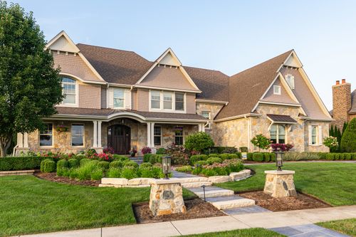 39W162 Long Meadow Ln, St. Charles, IL, 60175-7947 | Card Image