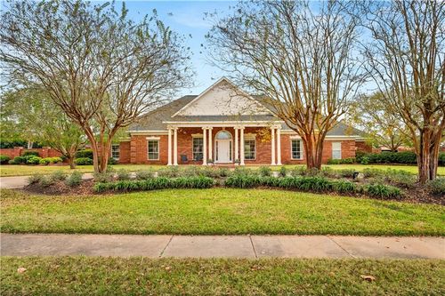 6714 Tennyson Oaks Ln, Alexandria, LA, 71301-2768 | Card Image