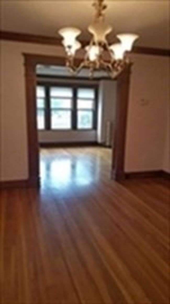 2 - 114 Lake St, Condo with 3 bedrooms, 1 bathrooms and 2 parking in Arlington MA | Image 5