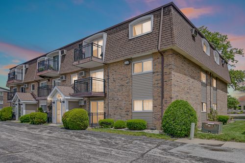 6-10430 Ridgeland Ave, Chicago Ridge, IL, 60415-1549 | Card Image