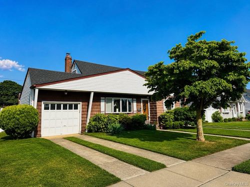 183 Lee Ave, Hicksville, NY, 11801-5846 | Card Image