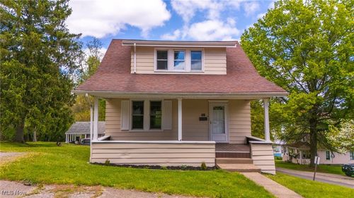 111 Ruggles Ave, Saint Clairsville, OH, 43950-1627 | Card Image