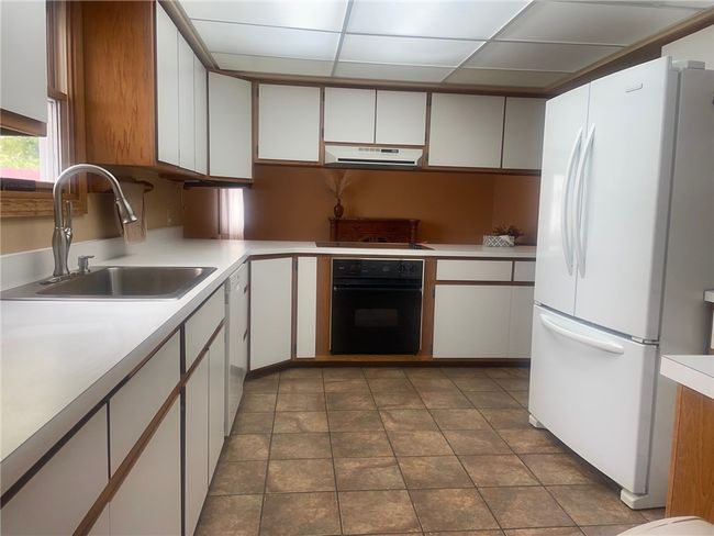 303 N Dazey St, House other with 4 bedrooms, 3 bathrooms and null parking in Findlay IL | Image 6
