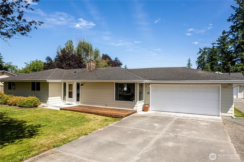 1227 172nd St Ne, Marysville, WA, 98271-4611 | Card Image