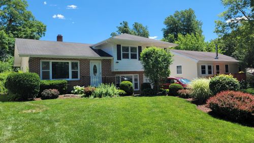 7N101 Kearns Rd, South Elgin, IL, 60177-9726 | Card Image