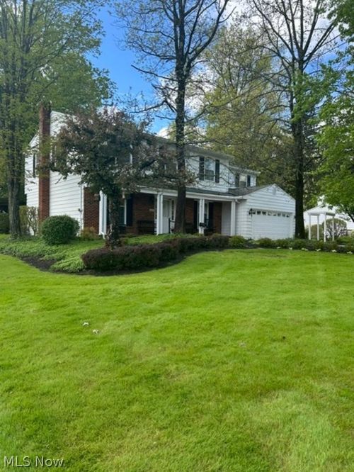6958 Chapel Hill Dr, Brecksville, OH, 44141-2718 | Card Image