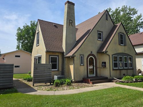 412 W Main St, Pipestone, MN, 56164-1618 | Card Image