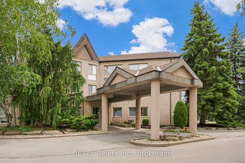 303-3364 Montrose Rd, Niagara Falls, ON, L2H0J8 | Card Image
