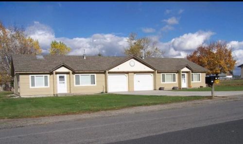 18711 E 8th Ave, Spokane Valley, WA, 99016-9745 | Card Image