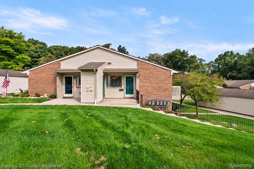 403 Spring Brooke Dr, Brighton, MI, 48116-2910 | Card Image
