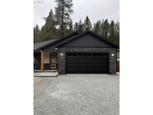 147 Deer Song Ct, Canyonville, OR, 97417-4001 | Card Image