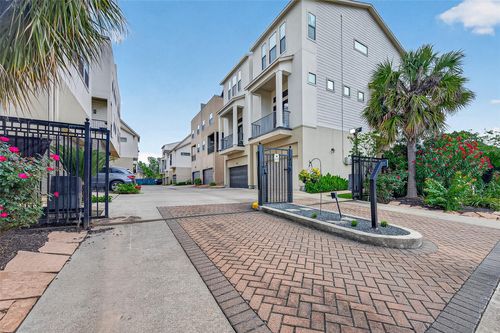 c-2611 Riverside Dr, Houston, TX, 77004-8094 | Card Image