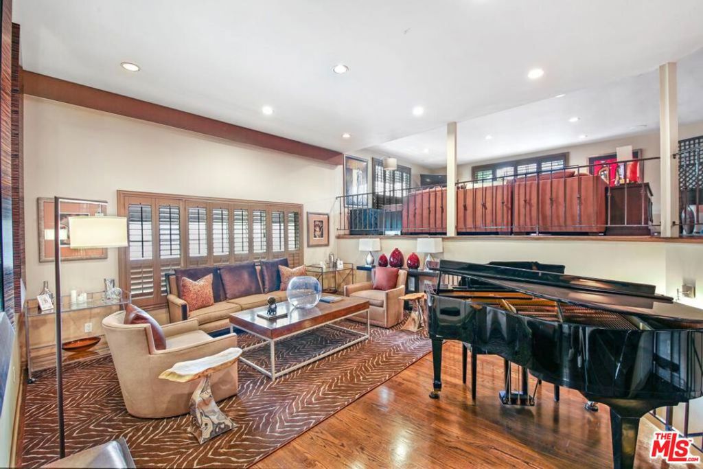 Residential Lease in Los Angeles 4