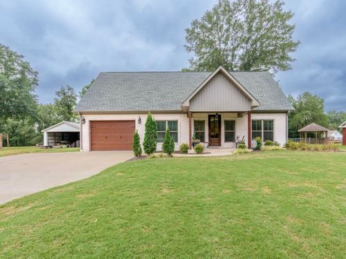 1096 Rain Tree Dr, Tuscumbia, AL, 35674-6681 | Card Image