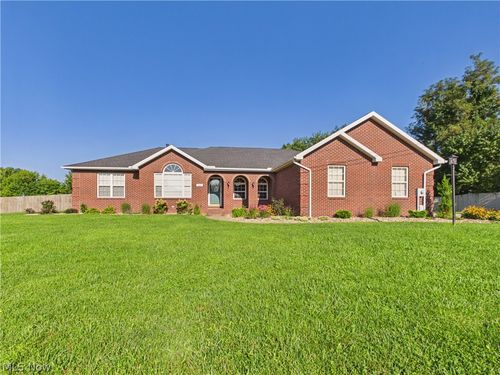 582 Homewood Rd, Parkersburg, WV, 26101-3841 | Card Image