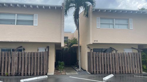 8741-8741 Ne 4th Avenue Rd, Miami Shores, FL, 33138-3174 | Card Image