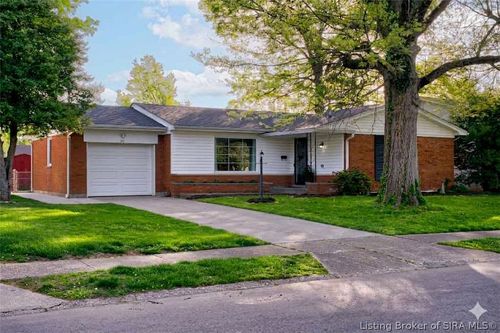 712 Plaza Dr, Jeffersonville, IN, 47130-4622 | Card Image