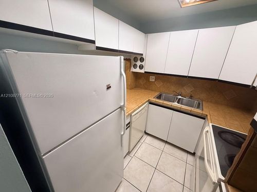 319-1555 W 44th Pl, Hialeah, FL, 33012-7125 | Card Image