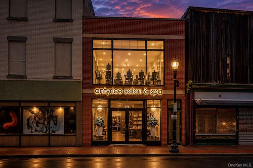 381 Main St, Poughkeepsie, NY, 12601-3316 | Card Image