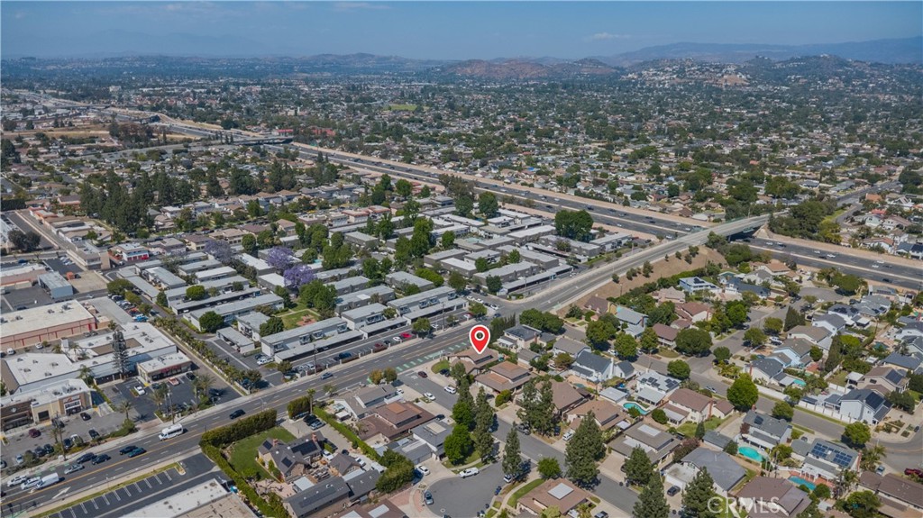 Residential Income in Santa Ana 5