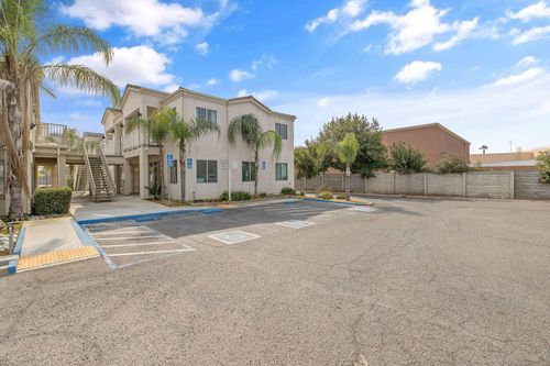 101-1747 W Walnut Avenue, Visalia, CA, 93277 | Card Image