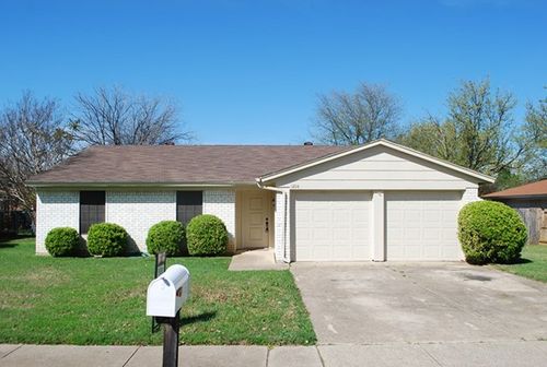 1204 Celeste St, Crowley, TX, 76036-2906 | Card Image
