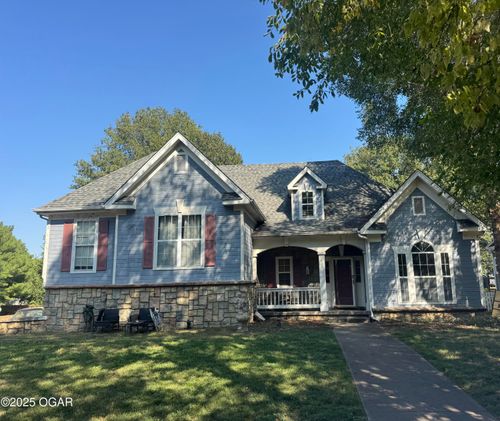 825 Colonial Dr, Webb City, MO, 64870-1078 | Card Image