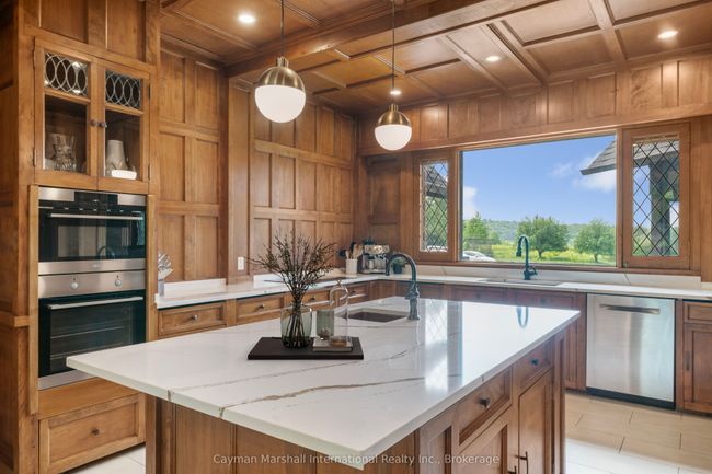 1040 Skeleton Lake 1 Rd, House other with 3 bedrooms, 6 bathrooms and 10 parking in Utterson ON | Image 5