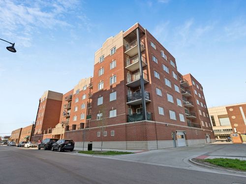 604-3303 Grove Ave, Berwyn, IL, 60402-3479 | Card Image
