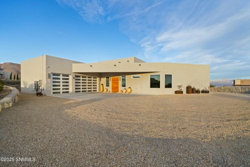 1675 Stonegate Ln, Las Cruces, NM, 88007-8811 | Card Image