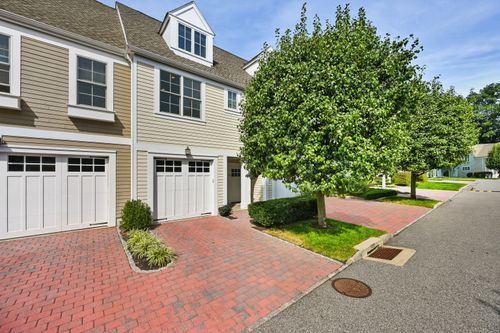 46-77 Havemeyer Ln, Stamford, CT, 06902 | Card Image