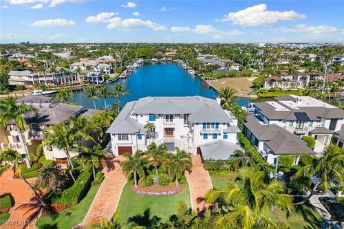 481 21st Ave S, NAPLES, FL, 34102-7605 | Card Image