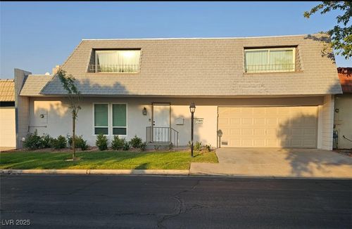 3848 Sinclair St, Las Vegas, NV, 89121-4451 | Card Image