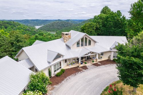 4445 Hurricane Ridge Rd, Smithville, TN, 37166-7209 | Card Image