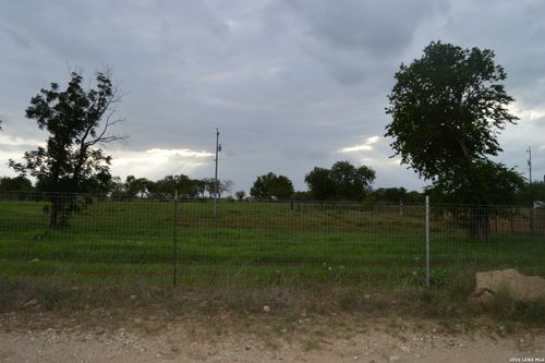 2880 Blue Wing Rd, San Antonio, TX, 78221-1029 | Card Image